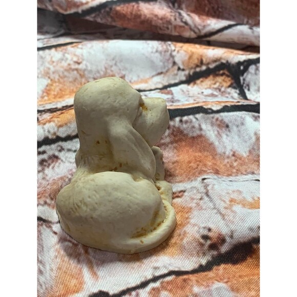 Vintage Hound Dog Figurine Statue Puppy Sad Eyes 1 x 2  Inch Sweet Home Decor - Picture 5 of 5